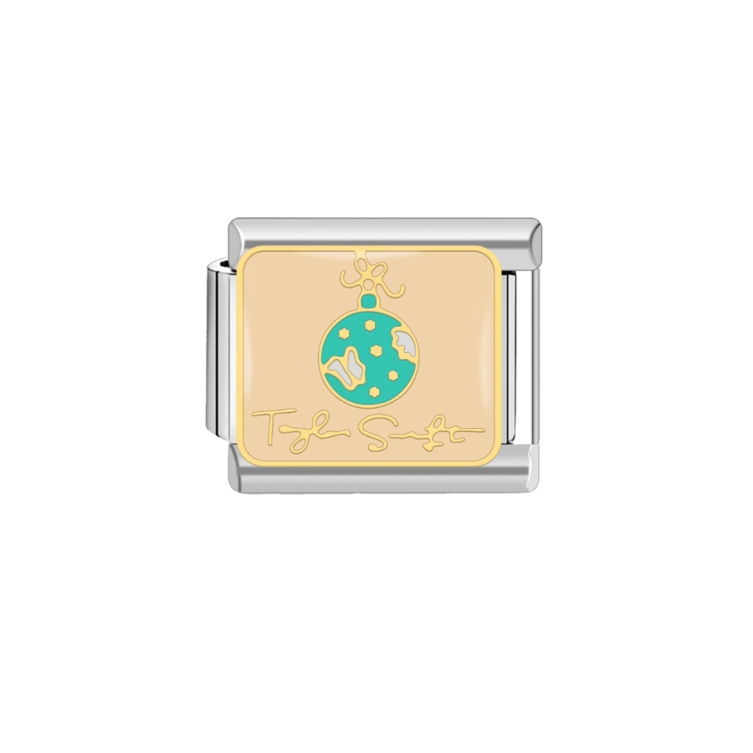 CHARM DEBUT