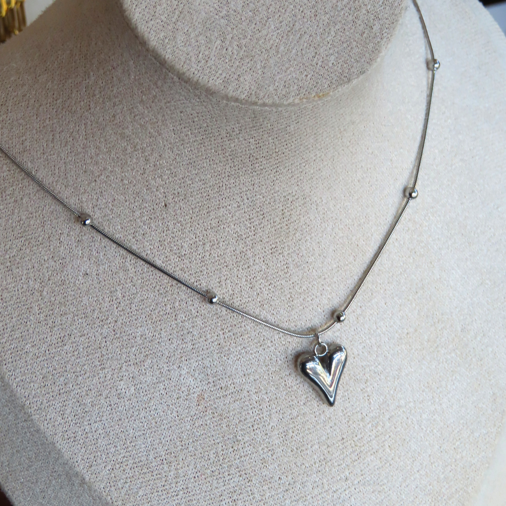 COLLAR KISS ME